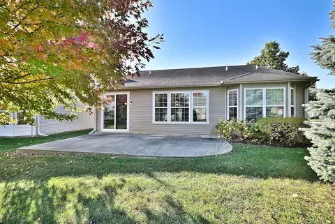 Exterior - 2832 Beacon Point Cir, Elgin, IL 60124 photo 4 of 5