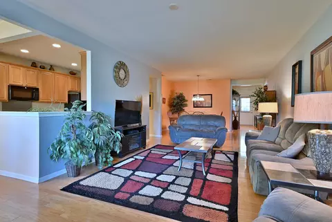 Living - 2832 Beacon Point Cir, Elgin, IL 60124 photo 5 of 7