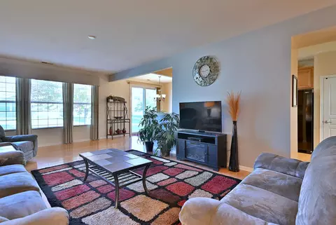 Living - 2832 Beacon Point Cir, Elgin, IL 60124 photo 2 of 7