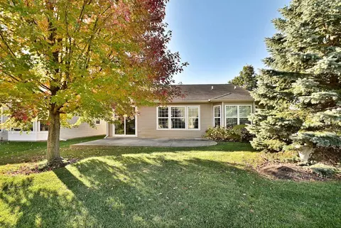 Exterior - 2832 Beacon Point Cir, Elgin, IL 60124 photo 5 of 5