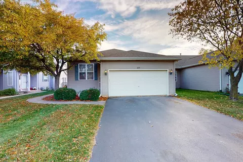 609 Chestnut Dr, Oswego, IL 60543