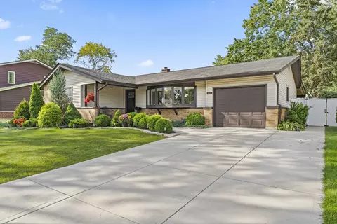 926 Wilshire Ave, Elk Grove Village, IL 60007