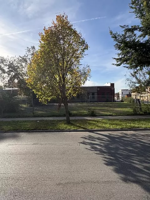 5900 S Loomis Blvd, Chicago, IL 60636