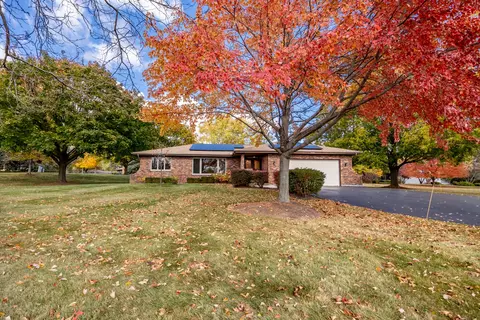 39 W304 Hogan Hl, Elgin, IL 60124
