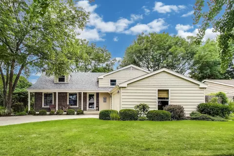 280 Cypress Ln, Libertyville, IL 60048