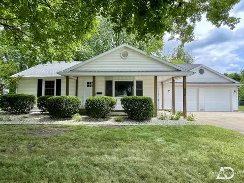 830 W River St, Bourbonnais, IL 60914