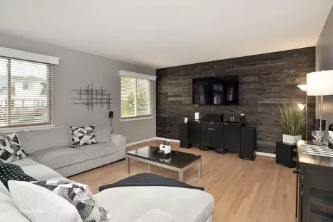 Living - 2012 Spring Creek Ln, Mchenry, IL 60050 photo 3 of 4