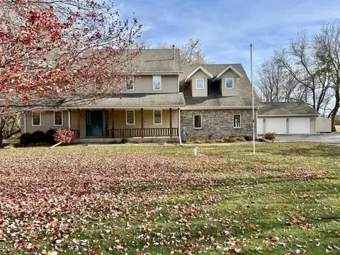6555 Prairie St, Garden Prairie, IL 61038