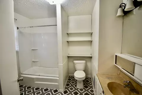 Bath - 1622 Illinois St, Bloomington, IL 61701 photo 1 of 1