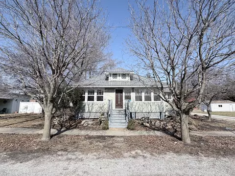 102 E Lincoln St, Pesotum, IL 61863