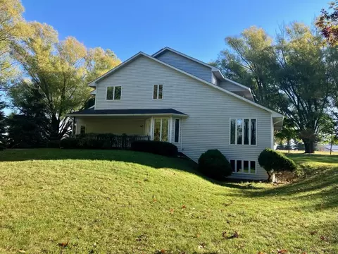 7561 W Judson Rd, Polo, IL 61064