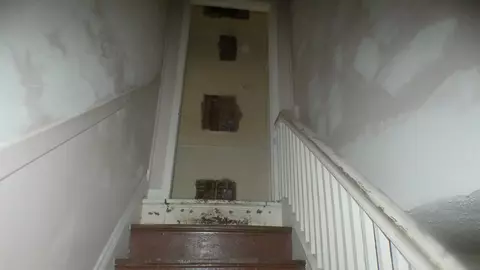 Entry Way - 2657 E 93rd St, Chicago, IL 60617 photo 2 of 2