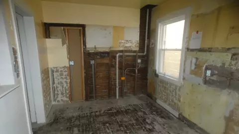 Kitchen - 2657 E 93rd St, Chicago, IL 60617 photo 1 of 1
