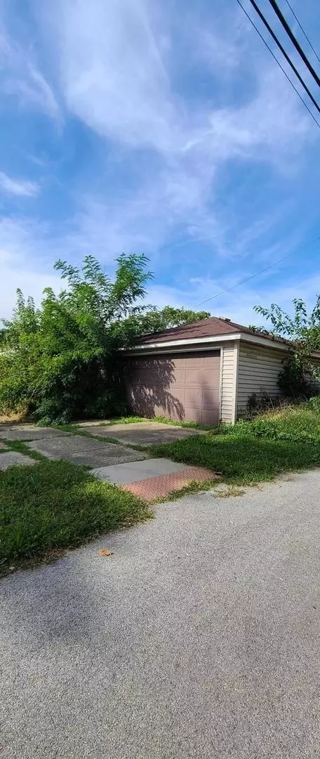 14447 University Ave, Dolton, IL 60419