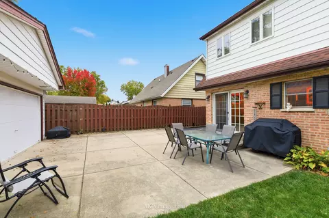 Exterior - 13125 E Playfield Dr, Crestwood, IL 60418 photo 3 of 5