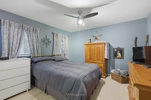 Bedroom - 13125 E Playfield Dr, Crestwood, IL 60418 photo 2 of 4