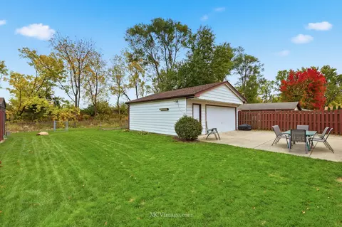 Exterior - 13125 E Playfield Dr, Crestwood, IL 60418 photo 4 of 5