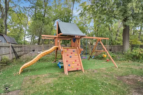Exterior - 4450 W 150th St, Midlothian, IL 60445 photo 5 of 6