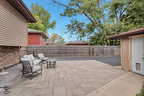 Exterior - 4450 W 150th St, Midlothian, IL 60445 photo 3 of 6