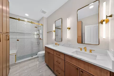 Bath - 232 E Cullerton St, Chicago, IL 60616 photo 4 of 5