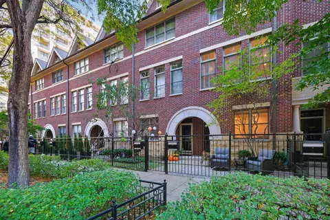 232 E Cullerton St, Chicago, IL 60616