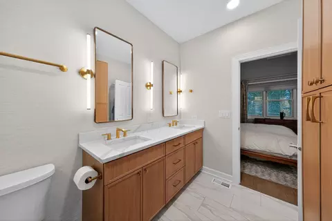 Bath - 232 E Cullerton St, Chicago, IL 60616 photo 5 of 5