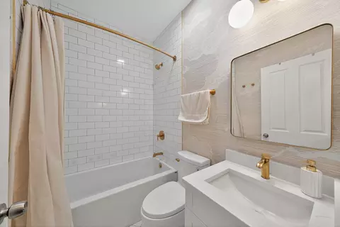 Bath - 232 E Cullerton St, Chicago, IL 60616 photo 2 of 5