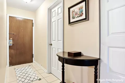 1425 Sandpebble Dr #227, Wheeling, IL 60090 photo 2
