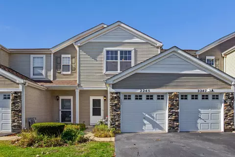 2245 Flagstone Ln, Carpentersville, IL 60110