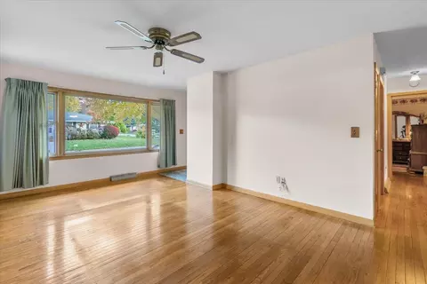 Living - 1000 4th St, Harvard, IL 60033 photo 1 of 5