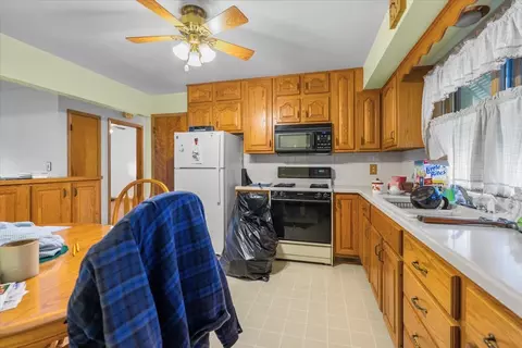 Kitchen - 1000 4th St, Harvard, IL 60033 photo 6 of 6