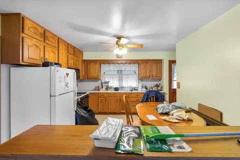 Kitchen - 1000 4th St, Harvard, IL 60033 photo 4 of 6
