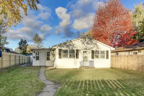 2524 Gilboa Ave, Zion, IL 60099