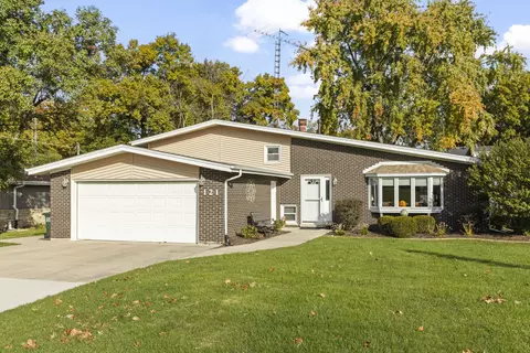 121 Kimber Dr, New Lenox, IL 60451