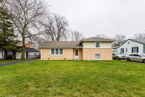 309 E South St, Peotone, IL 60468