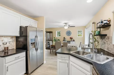 Kitchen - 5601 W Sutton Pl #A, Monee, IL 60449 photo 3 of 3