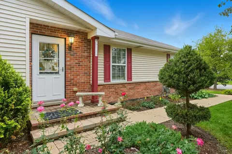 Exterior - 5601 W Sutton Pl #A, Monee, IL 60449 photo 4 of 7