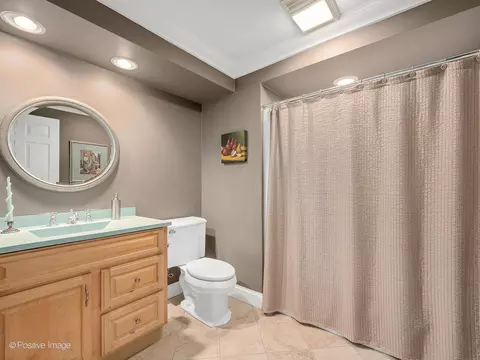 Bath - 802 Kenmare Dr, Burr Ridge, IL 60527 photo 6 of 6