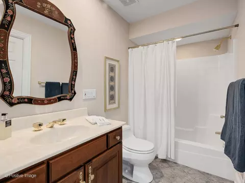 Bath - 802 Kenmare Dr, Burr Ridge, IL 60527 photo 5 of 6