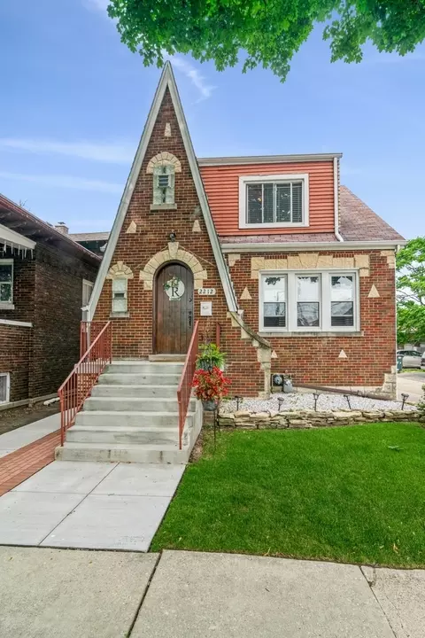 2212 Grove Ave, Berwyn, IL 60402