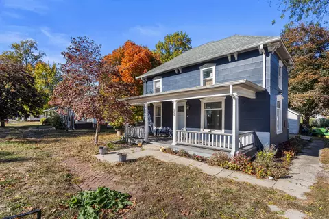 Exterior - 105 E Illinois St, Mansfield, IL 61854 photo 1 of 5
