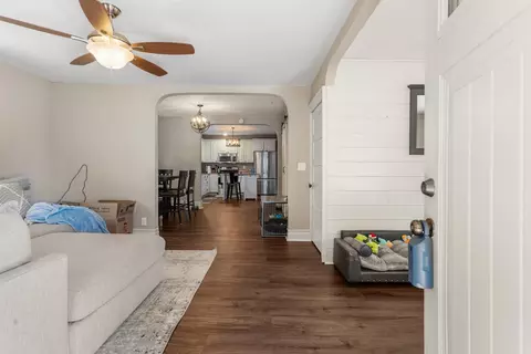 Entry Way - 105 E Illinois St, Mansfield, IL 61854 photo 1 of 3
