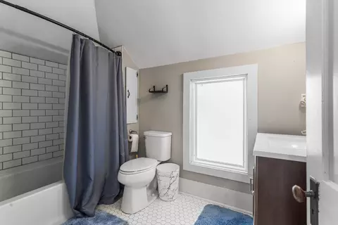 Bath - 105 E Illinois St, Mansfield, IL 61854 photo 2 of 3