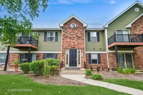 1336 Mcdowell Rd #201, Naperville, IL 60563