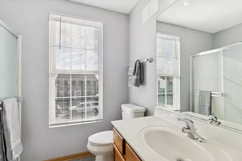 Bath - 1752 Simms St, Aurora, IL 60504 photo 3 of 4
