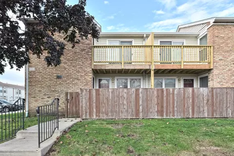 1940 Kenilworth Cir #H, Hoffman Estates, IL 60169