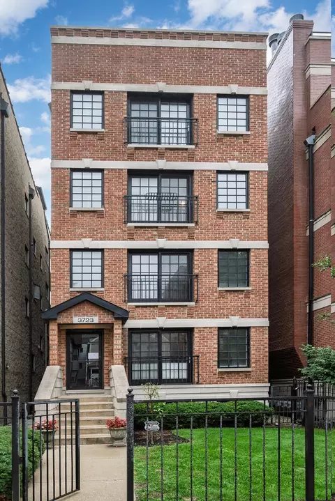 3723 N Wilton Ave #4, Chicago, IL 60613