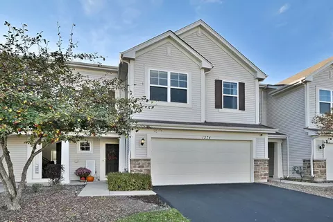 1374 Newport Cir, Pingree Grove, IL 60140