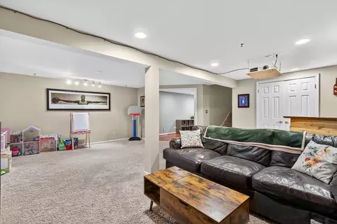 Other - 6034 Delaney Dr, Hoffman Estates, IL 60192 photo 7 of 8