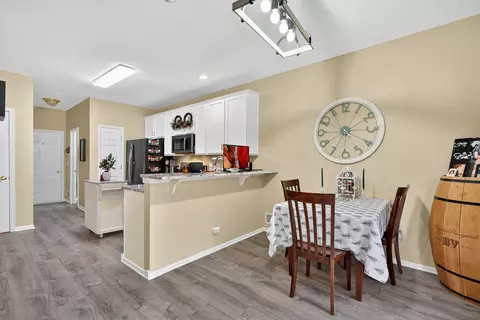 Other - 6034 Delaney Dr, Hoffman Estates, IL 60192 photo 3 of 8